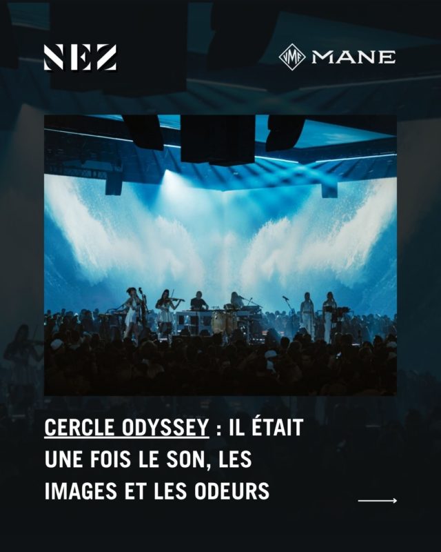 Entretiens - Cercle Odyssey : il était une fois le son, les images et les odeurs

Plongez au cœur de Cercle Odyssey, l’expérience immersive associant musique électronique en live, projection de vidéos et diffusion d’odeurs en direct. Dans un décor monumental à 360°, chaque concert devient une odyssée sensorielle : sons, images et odeurs créent ensemble un univers unique et surprenant.
À une échelle plus modeste @cosmic_gardens_official composé du parfumeur @ugoartperfume et du multi-instrumentiste Clément Mercet proposent eux aussi des expériences multisensorielles sur scène : beats électro, instruments live, diffusions de parfums originaux et projections visuelles désignés par Valentin Delouis. 

Retrouvez Ugo Charron dans un entretien sur la place des odeurs au sein de cette expérience synesthésique.

Article disponible en français et en anglais. Lien en bio.

En collaboration avec @mane_1871_